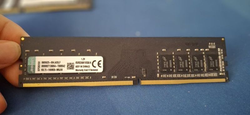 Модуль аперотивной памяти Kingston DDR4 Модуль аперотивной памяти Kingston DDR4