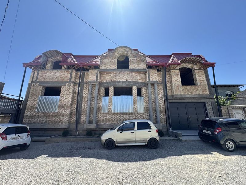5 sotix uy sotilmoqda, narxi $185.000