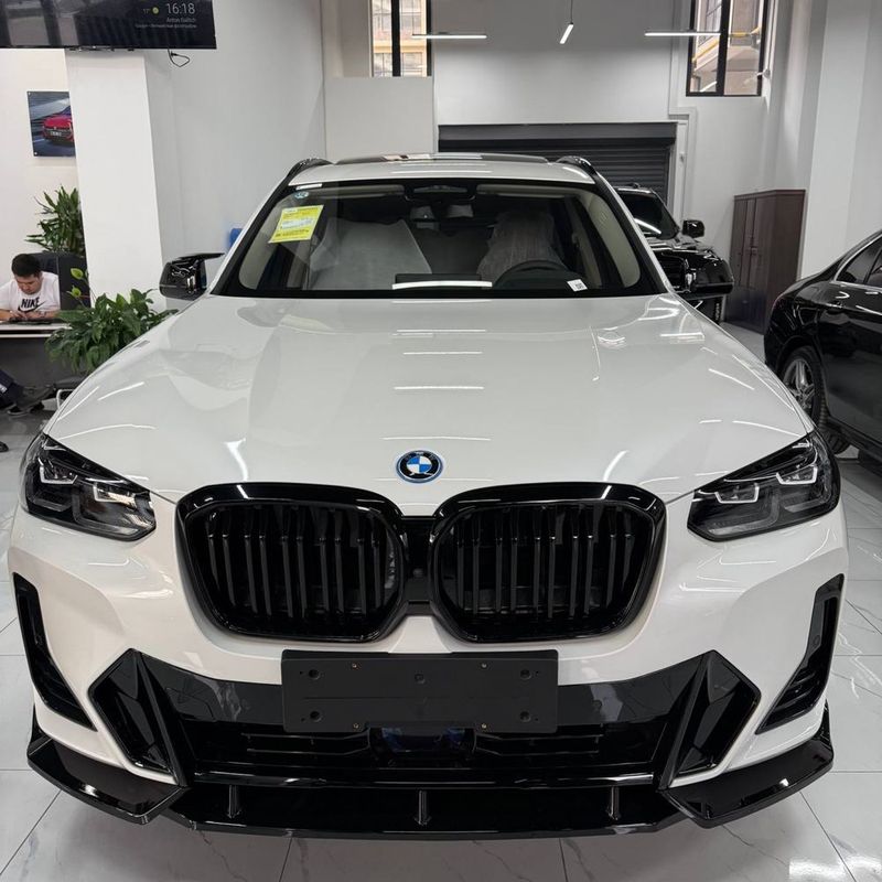 BMW ix3 restayling