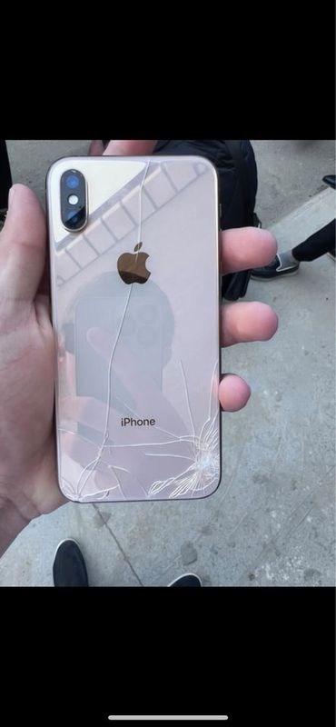 Iphone xs bez kafolat ekran almashtirilgan orqa kirishka singan Iphone xs bez kafolat ekran almashtirilgan orqa kirishka singan