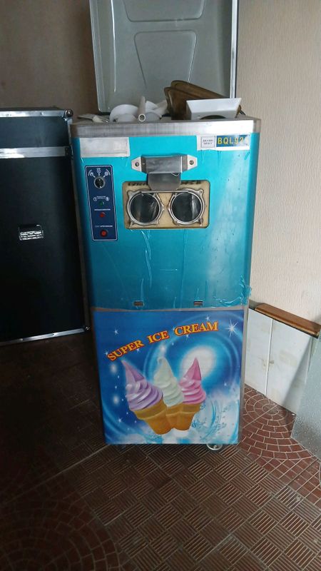 Freezer sotiladi xolati yangi 1 hafta ishlatilgan Freezer sotiladi xolati yangi 1 hafta ishlatilgan