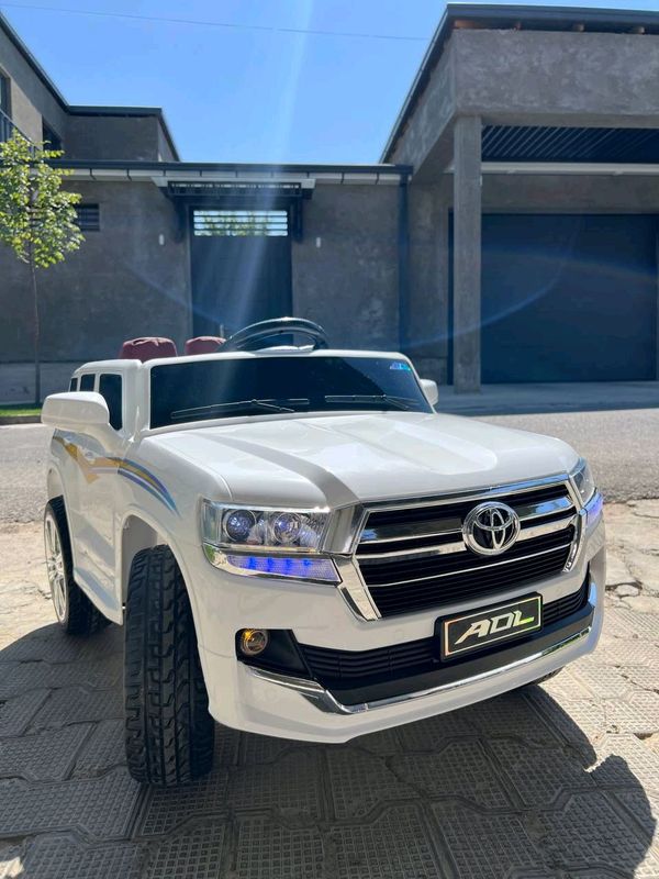Tayotta Elektromobil 1-5yosh xolati yangi Tayotta Elektromobil 1-5yosh xolati yangi
