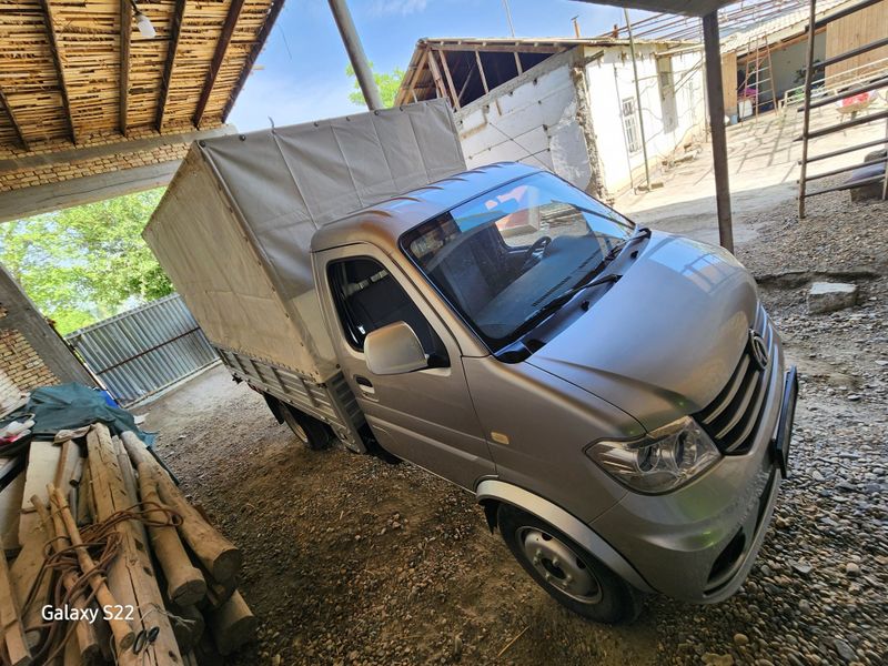 Dongfeng yukmashina qoʻshbalon sotiladi Dongfeng yukmashina qoʻshbalon sotiladi