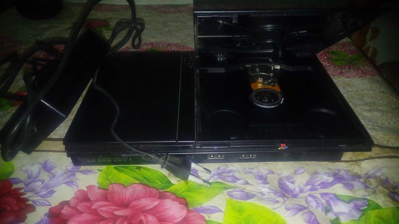 Продаётся PS 2 б/у