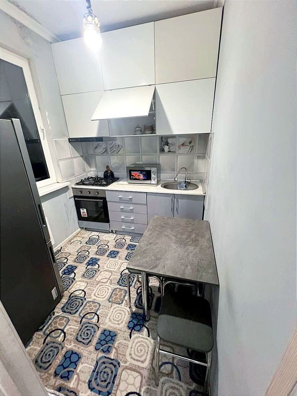Bezmakler kvartira Yunusobod metrosi yaqinida