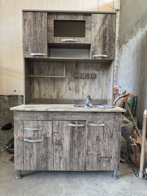 Kuxiniy mebel sotiladi Kuxiniy mebel sotiladi