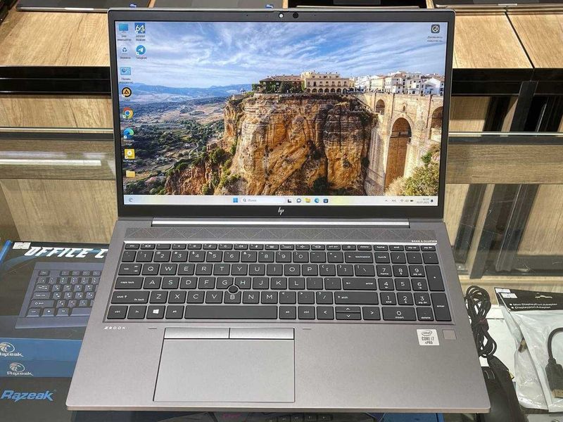 HP ZBook Firefly 15 G7 Core i7-10610U ram 16 ssd 256