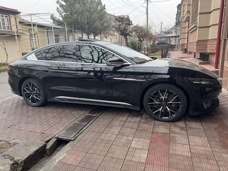 BYD HAN 3.9s Dual motor 2 ta matorli. 2023 5 yil garantiyali