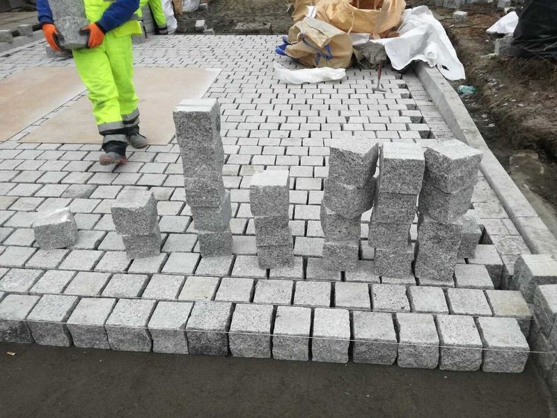 Профессиональная укладка гранитного камня - Granit Tosh terish xizmati Профессиональная укладка гранитного камня - Granit Tosh terish xizmati