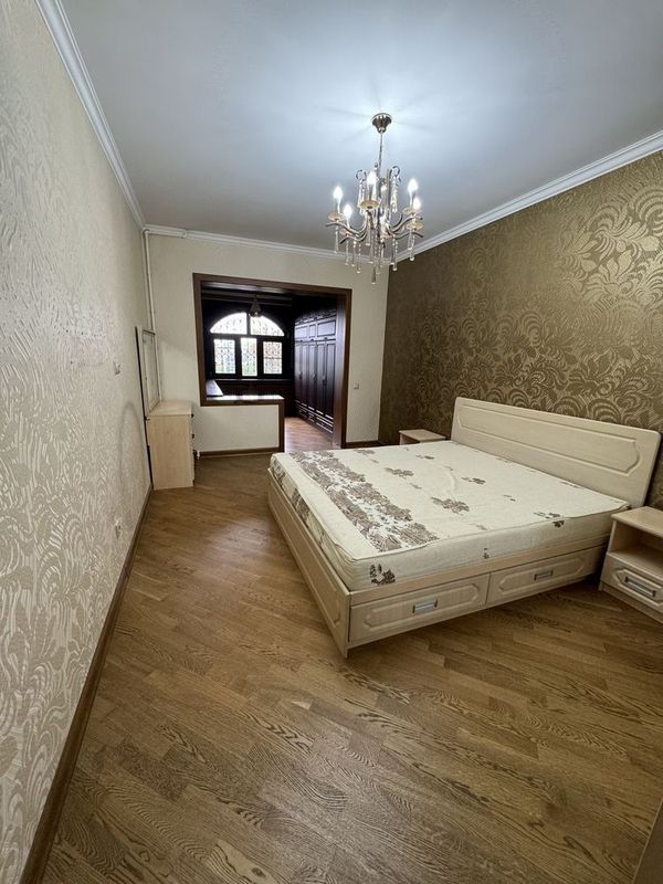Продаётся 3-комнатная квартира на Ойбеке Продаётся 3-комнатная квартира на Ойбеке