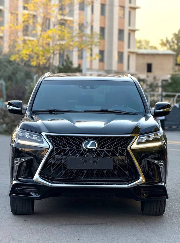Lexus LX 570. Lexus LX 570.