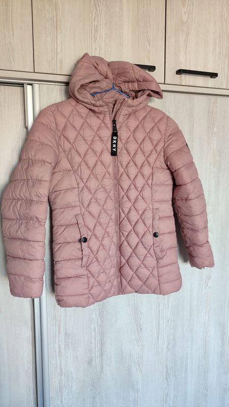 Куртка dkny на 8-10 лет, ветровка, капюшонка, кофта, пуховик Куртка dkny на 8-10 лет, ветровка, капюшонка, кофта, пуховик