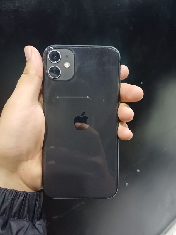 IPHONE 11 sotiladi