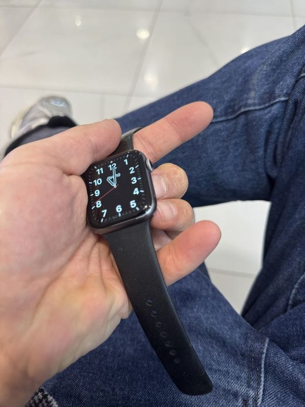 Apple Watch 4 series sotiladi