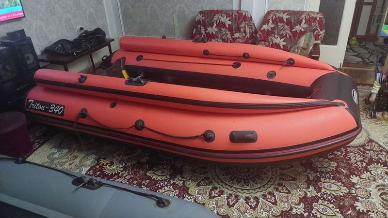 Срочно продам надувной лодку