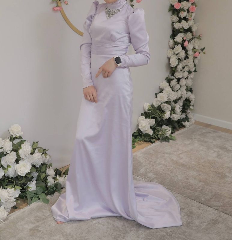 Vecherniy ko’ylak 1 marta kiyilgan ideal holatda Vecherniy ko’ylak 1 marta kiyilgan ideal holatda