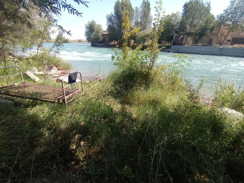 Su yonida er sotiladi 13 sotik