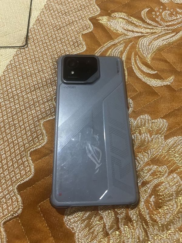 Продается Asus Rog Phone 8 состояние идеальное Продается Asus Rog Phone 8 состояние идеальное