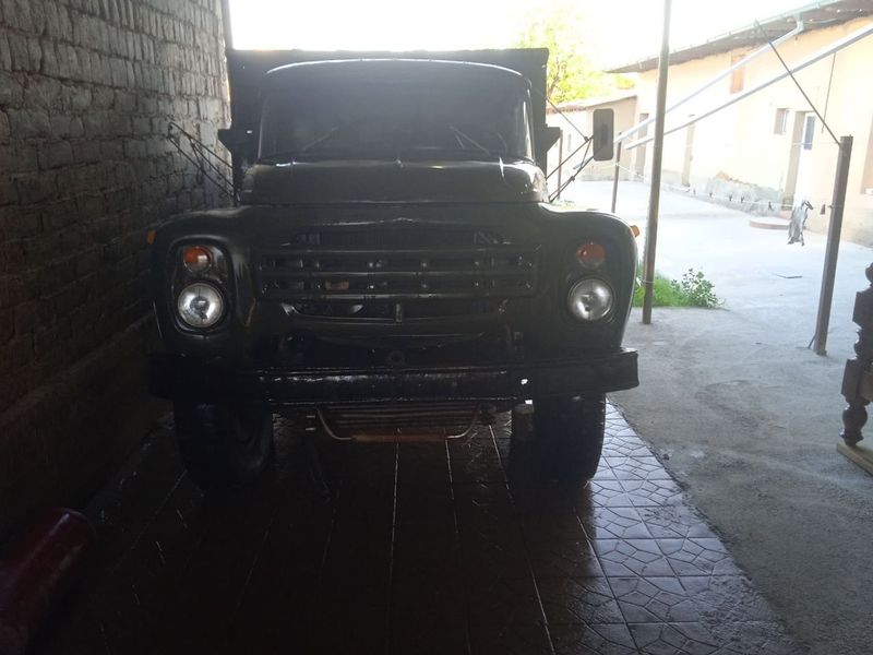 Zil MMZ 45021 sotildi axvoli yaxshi 6ming$kami bor