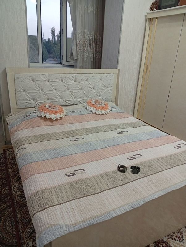 Divan sotiladi spalni hali yangi Divan sotiladi spalni hali yangi