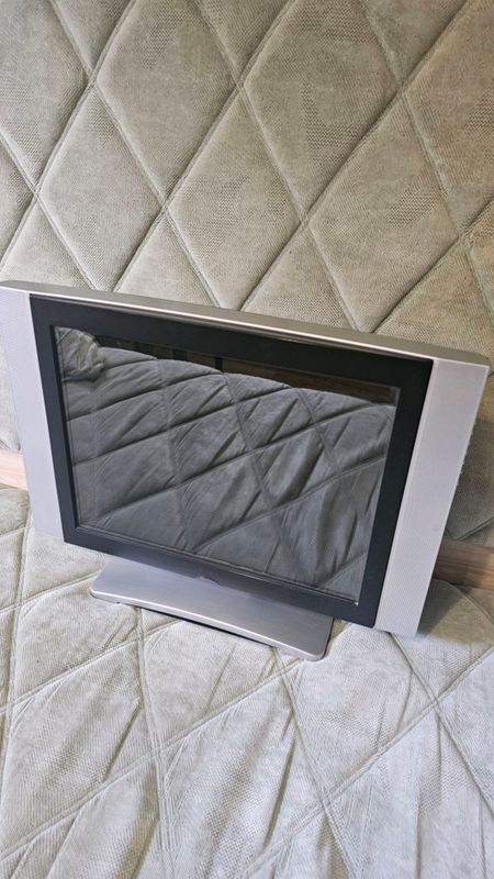Телевизор SONY + DVD BBK DV310SI Телевизор SONY + DVD BBK DV310SI