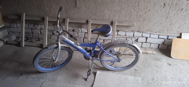 Bolalar uchun velosiped sotiladi Bolalar uchun velosiped sotiladi