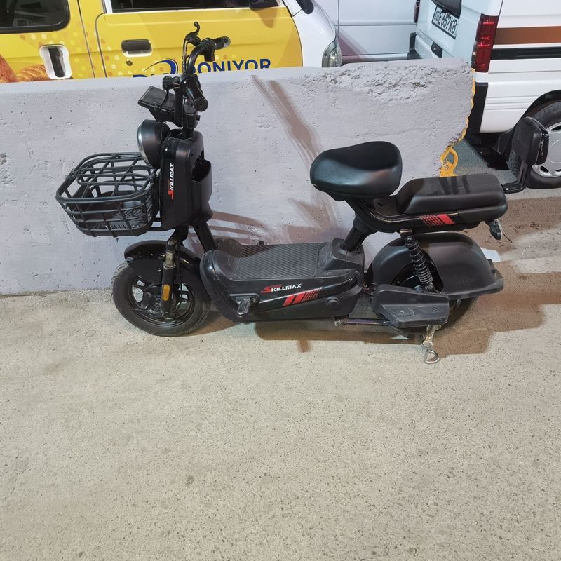 Skuter ideal holatta Skuter ideal holatta