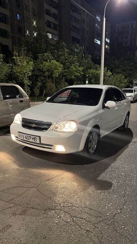 Lasetti 1.8 tayor moshina gazi bor Lasetti 1.8 tayor moshina gazi bor