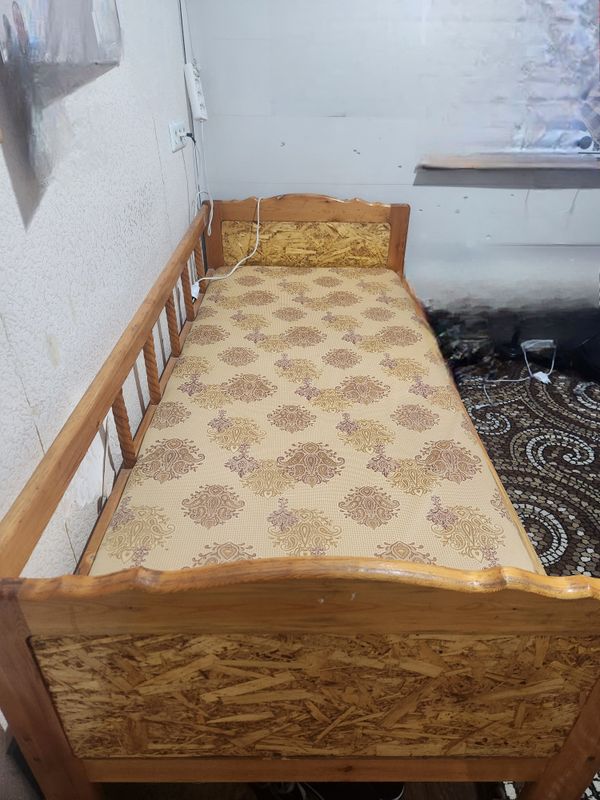 Кровать деревянная Кровать деревянная