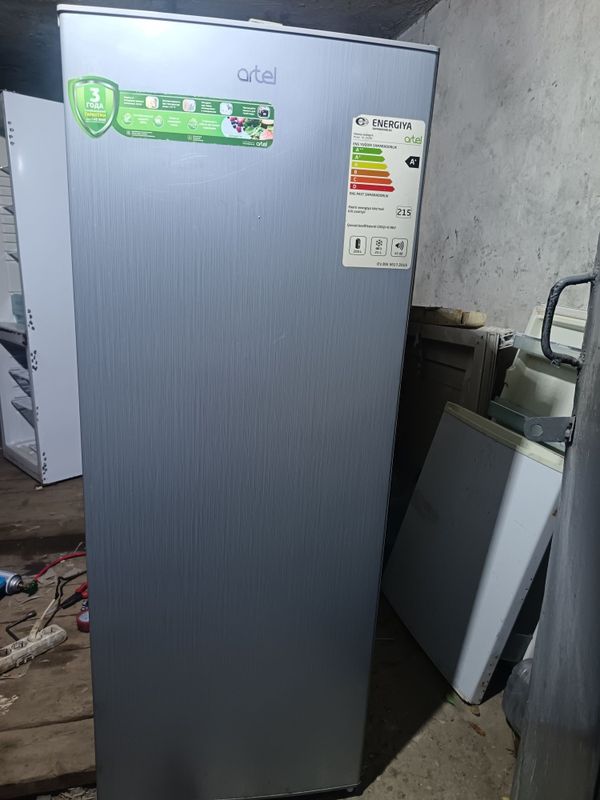 Продам холодильник Artel Продам холодильник Artel