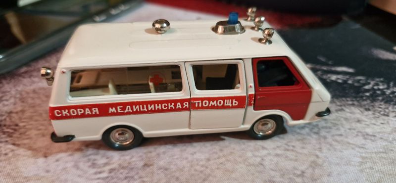 Раф скорая 1:43 идеальный Раф скорая 1:43 идеальный