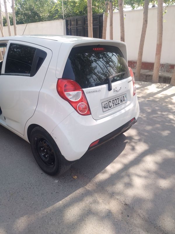 Chevrolet spark..