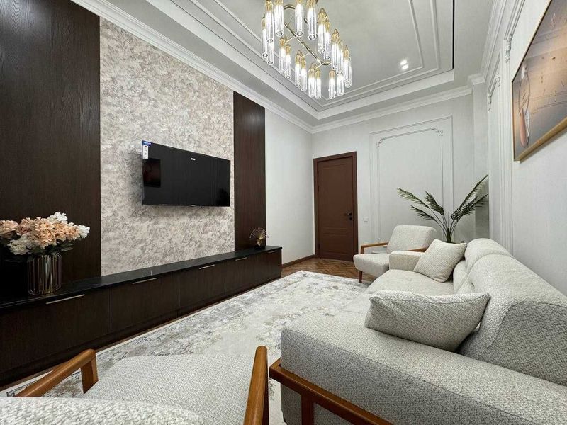 Продается 4х квартира в ЖК Royal House, Автосалон My Way Продается 4х квартира в ЖК Royal House, Автосалон My Way