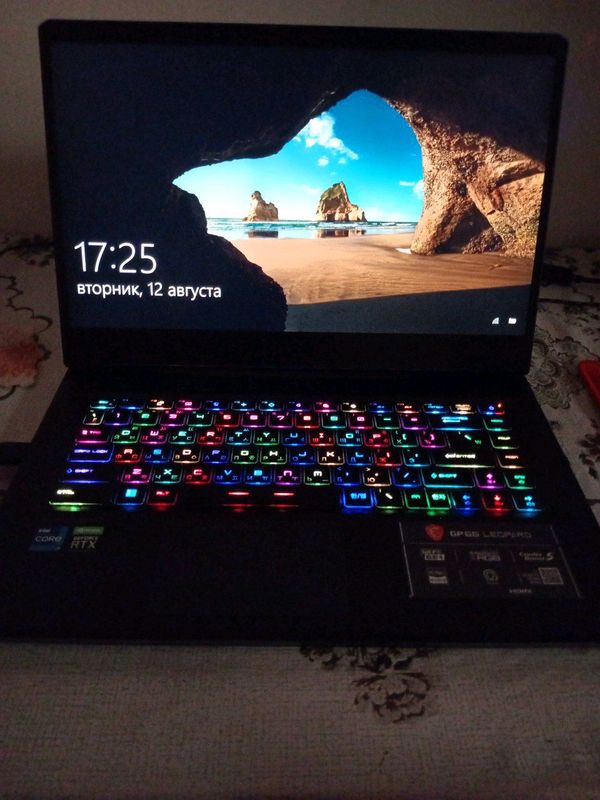 MSI i7 11800H, RTX 3070, 240Hz