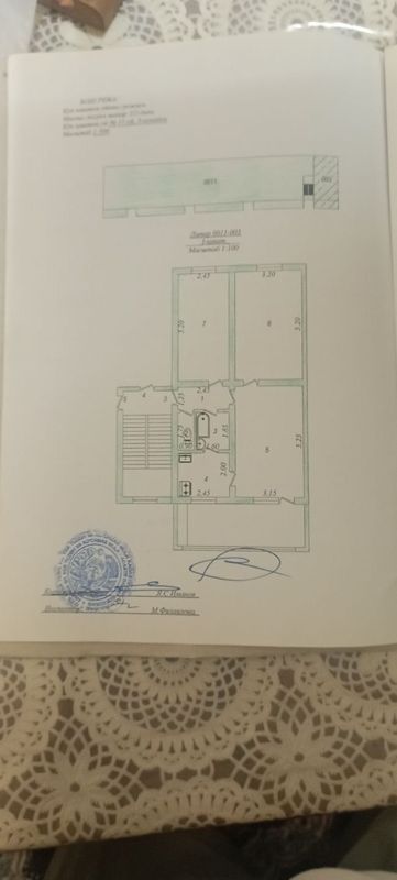 2/2 da 3 xonali 1 etajda uy sotiladi