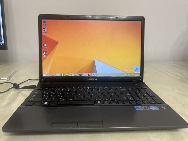 Ноутбук Samsung NP300E5C