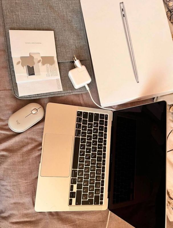 Macbook M1 air bir yil garantiyasi bor Macbook M1 air bir yil garantiyasi bor