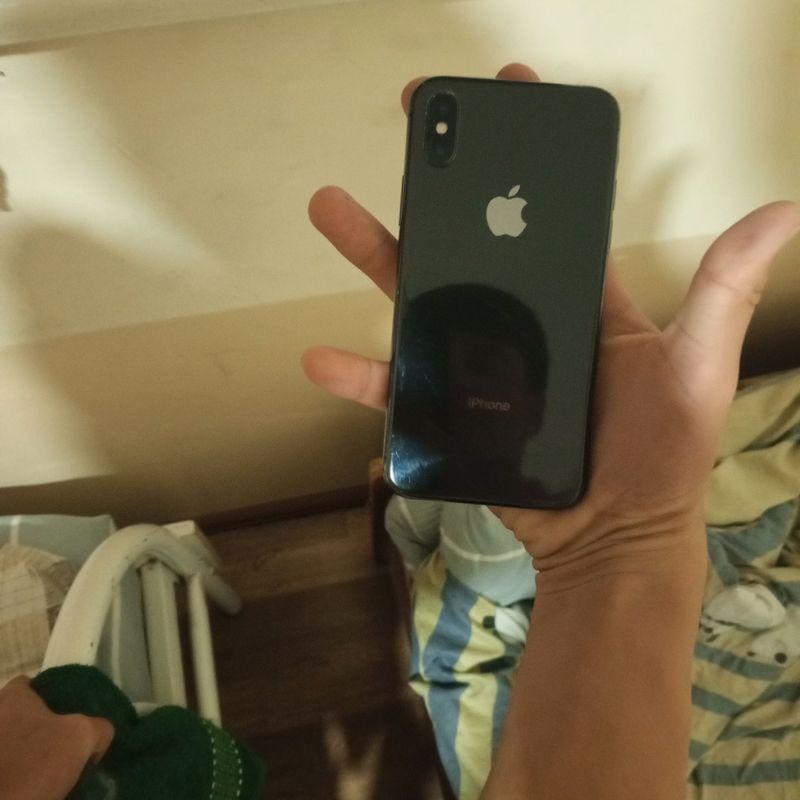 iPhone x aybi yuq xolati yaxshi karobkasi yuq