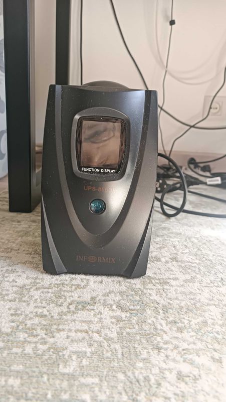 UPS ИБП 850GP стабилизатор напряжения UPS ИБП 850GP стабилизатор напряжения