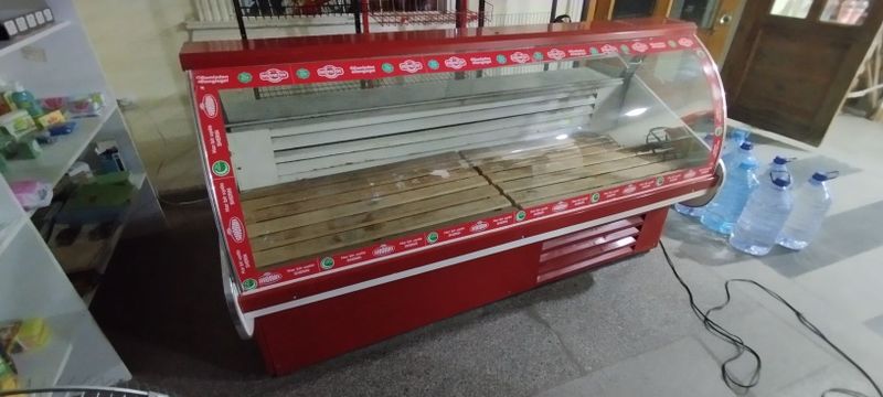 Витриной холодильник