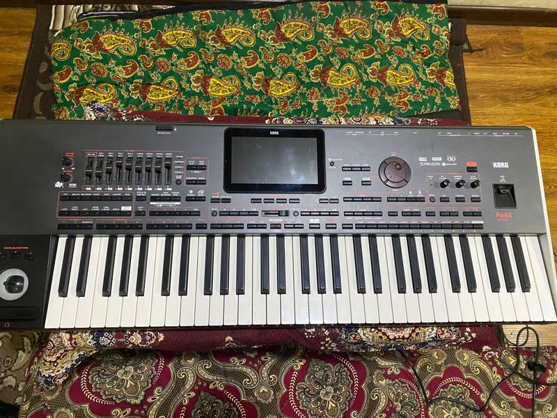 Korg pa4x orental 3200$