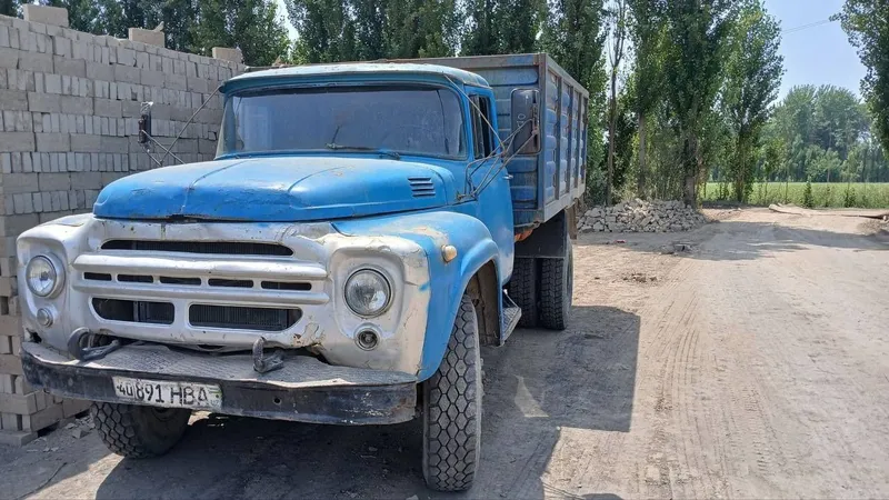 Zil 130 yaxshi xolatda Zil 130 yaxshi xolatda