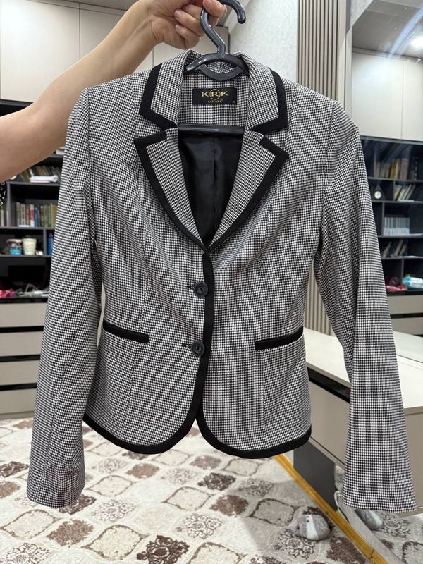 Продам женский пиджак Продам женский пиджак