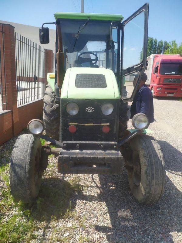 TTZ 80.10 Traktor sotiladi