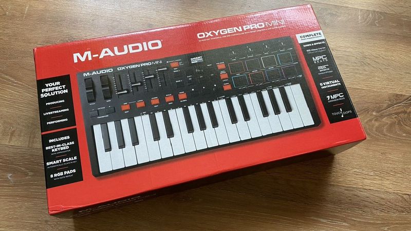 Продается MIDI-клавиатура M-Audio Oxygen Pro Mini Продается MIDI-клавиатура M-Audio Oxygen Pro Mini