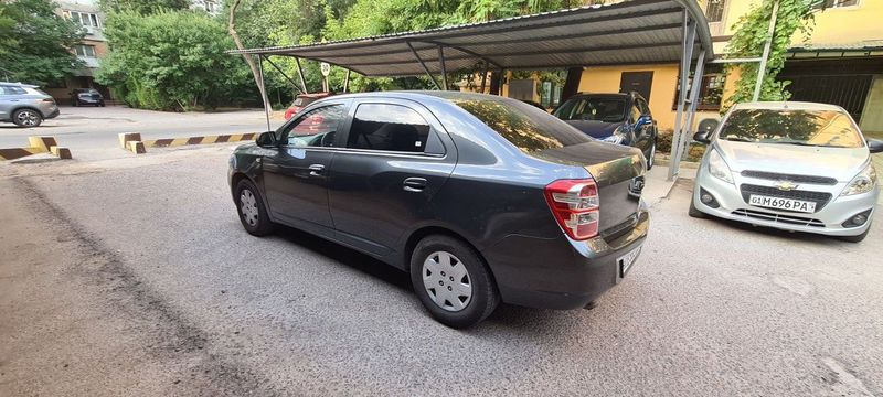 Cobalt mokriy asfalt xolati yahshi