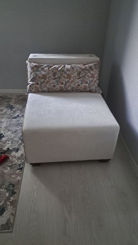 Срочно ДЕШЁВО Продаётся диван Кресло Срочно ДЕШЁВО Продаётся диван Кресло
