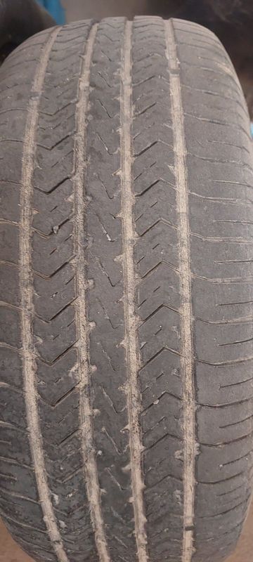 Продаю шины в количестве 4 штуки. Размер 185/65 R14, состояние среднее Продаю шины в количестве 4 штуки. Размер 185/65 R14, состояние среднее