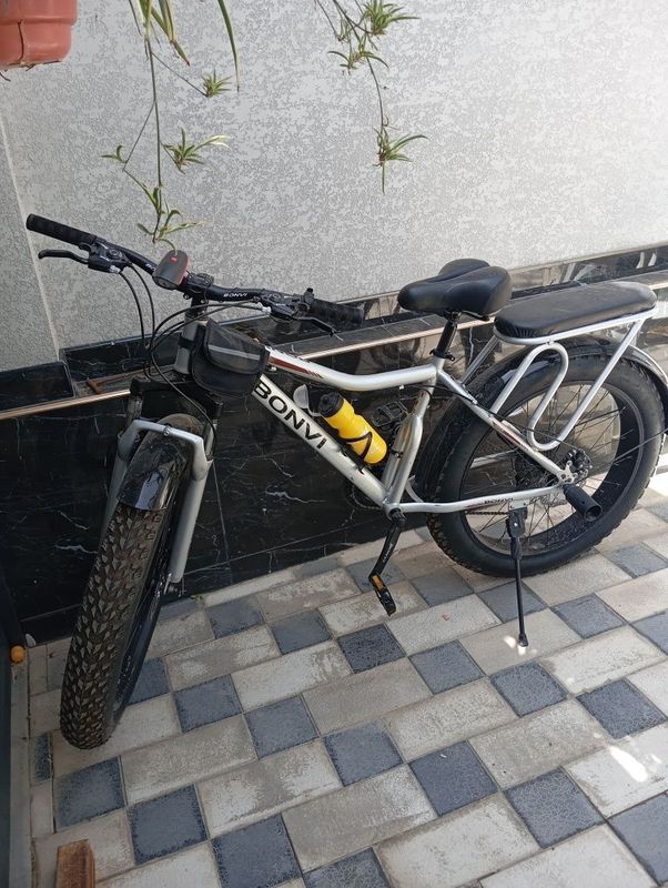 Velo sped sotiladi (28) bolishi 100$ Velo sped sotiladi (28) bolishi 100$