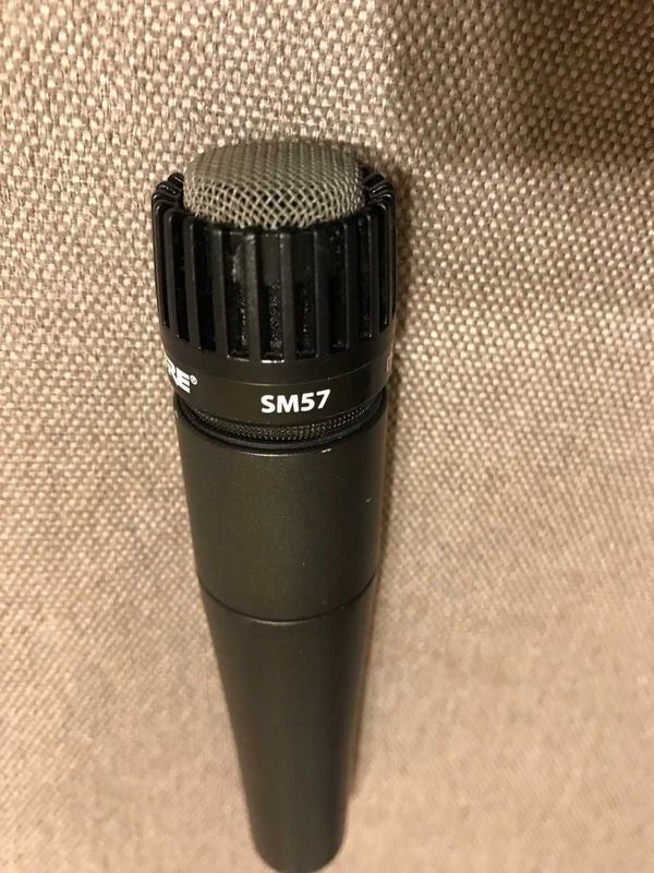 Микрофон SHURE SM57 Микрофон SHURE SM57